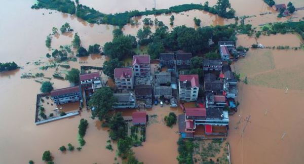 Evacuadas más de 150.000 personas por las inundaciones en el este de China | .::Agencia IP::.