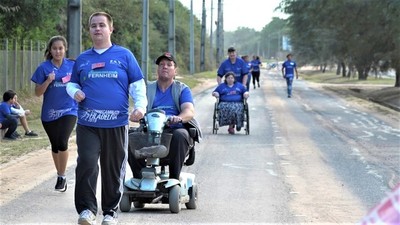 Exitosa décima edición de correcaminata inclusiva en Filadelfia