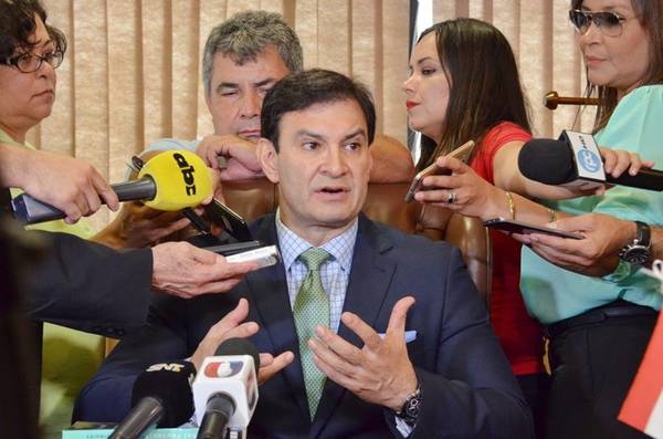 Ovelar tirotea contra Ríos, tras plantear reducir el salario parlamentario » Ñanduti
