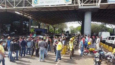 Se debe combatir el contrabando que entra a gran escala y el hormiga - ADN Paraguayo
