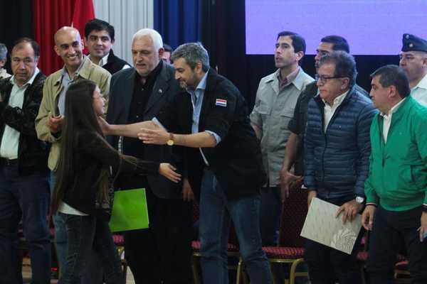 Gobierno entrega millonarios aportes para fortalecer producción y educación universitaria en Itapúa | .::Agencia IP::.