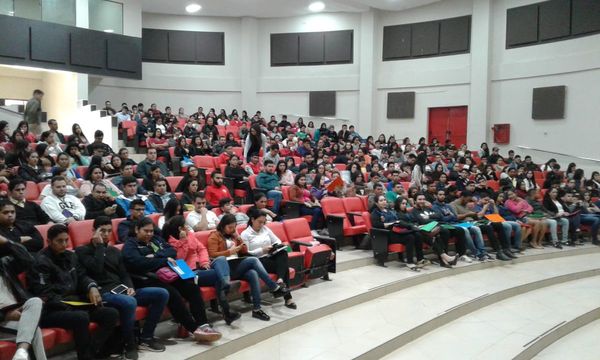 Masiva asistencia a feria de empleo en el Este