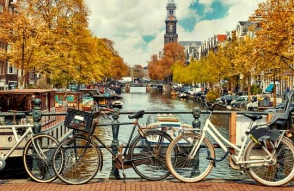 La propuesta turística de Ámsterdam que incluye casarse con un holandés - C9N
