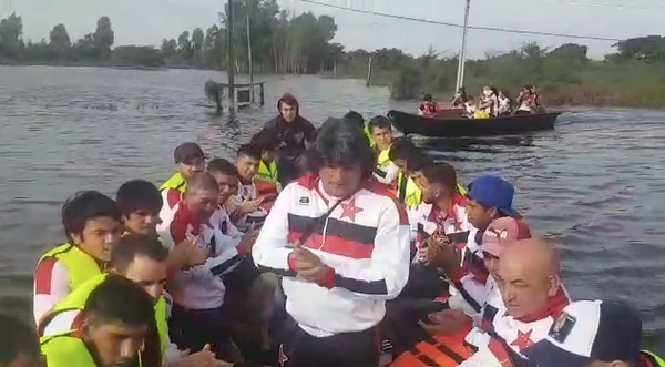 En canoa para jugar la Copa - Deportes - ABC Color