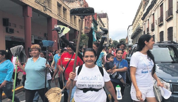 Sanción de sueldo mínimo para domésticas es inminente, aseguran