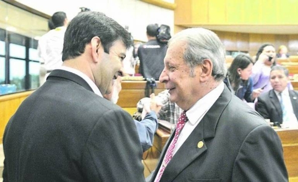 HOY / Disputa por la Junta de ANR:  Beto tiró la toalla y Calé onda  Lugo está en 'ya pero todavía no'