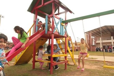 Habilitan polideportivo y centro comunitario en barrios de Encarnación » Ñanduti