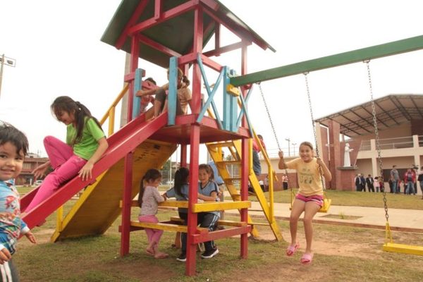 Habilitan polideportivo y centro comunitario en barrios de Encarnación » Ñanduti