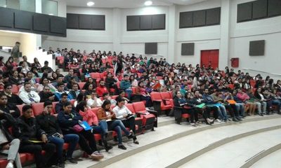 Casi mil personas se acercaron en busca de un empleo a la Escuela de Artes y Oficios