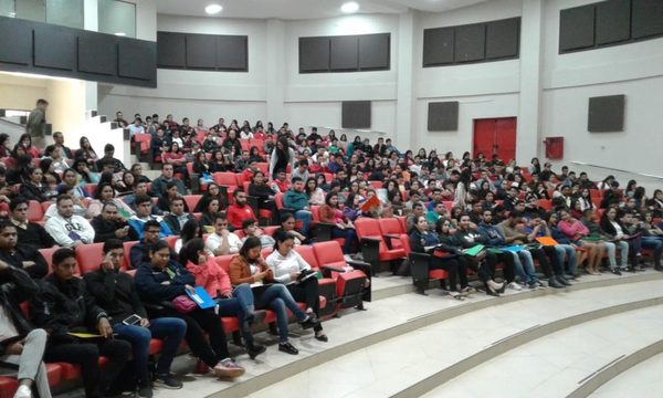 Casi mil personas se acercaron en busca de un empleo a la Escuela de Artes y Oficios