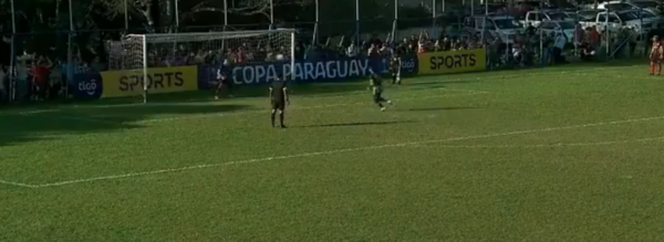 Picó el penal y el arquero tapó con el pecho