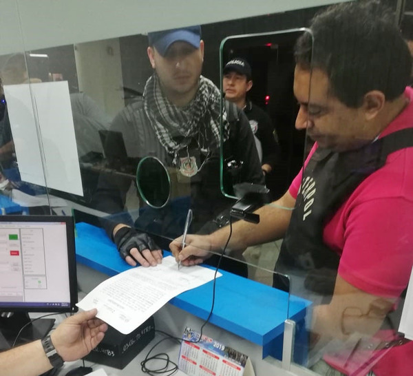 Migraciones expulsó a brasileño prófugo de la justicia de su país - ADN Paraguayo