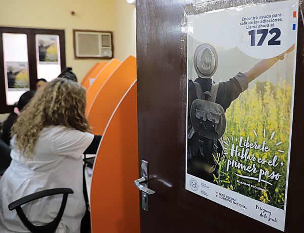 Fono ayuda “172” es habilitada por la SENAD para casos de adicciones