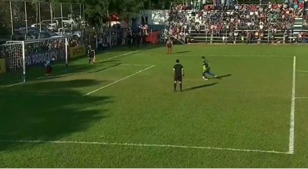 Copa Paraguay: Picó su penal y le salió mal