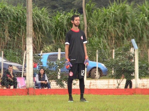 El arquero sordo que hace hablar al mundo del fútbol en Itapúa