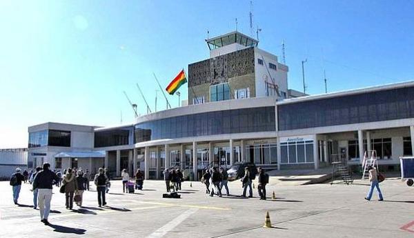 Aterrizaje de emergencia de la comitiva Paraguaya en La Paz Bolivia » Ñanduti