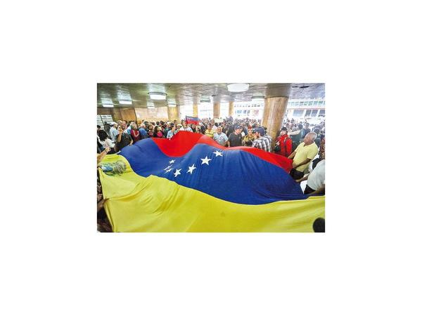 El 96% de las empresas en Venezuela pararon producción