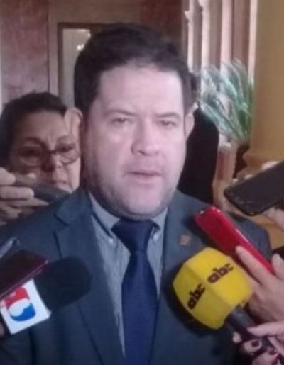 Desangran fondos de IPS y no montan su estructura propia - Edicion Impresa - ABC Color