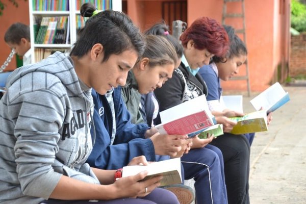 Donan libros a colegios para fomentar lectura - Nacionales - ABC Color