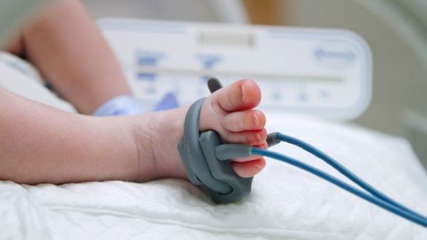 Falta de terapia intensiva para bebé prematuro de 6 meses » Ñanduti