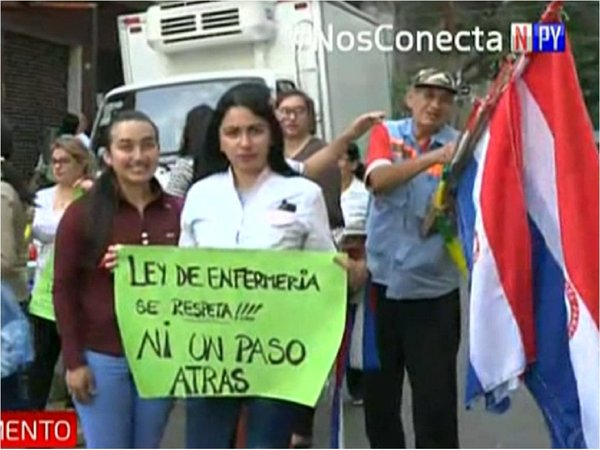 Nueva movilización de enfermeros frente a Hacienda