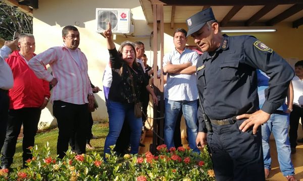 Cierran municipalidad de CDE por seguridad