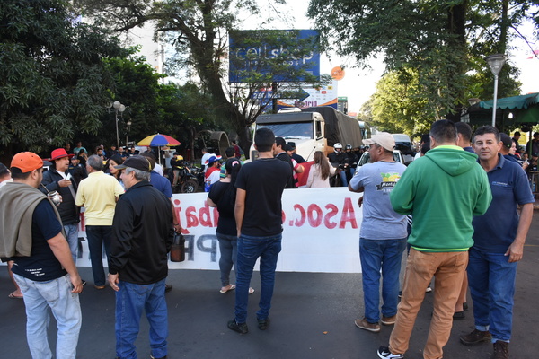 Microcentro parado ante manifestación - ADN Paraguayo