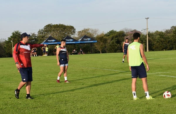 Nacional continúa con la pretemporada bajo el mando de Bobadilla - ADN Paraguayo