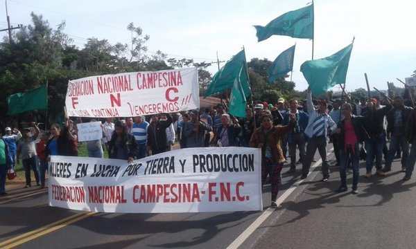 Mandioqueros cierran ruta en San Pedro y Caaguazú - Nacionales - ABC Color