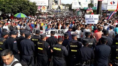 CDE: explanilleros causan disturbios frente a Municipalidad - 730am - ABC Color