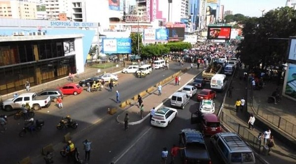 MANIFESTACIONES EN CIUDAD DEL ESTE: CIERRE DE PASO VEHICULAR Y COMERCIOS