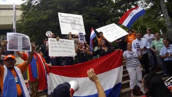 ANDE bajo medida de presión - ADN Paraguayo