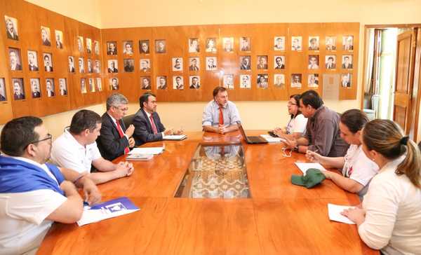 Establecen mesa de trabajo para analizar pedido de gremios de enfermeros - ADN Paraguayo