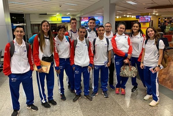 Atletas U20 viajaron rumbo al Sudamericano de Colombia