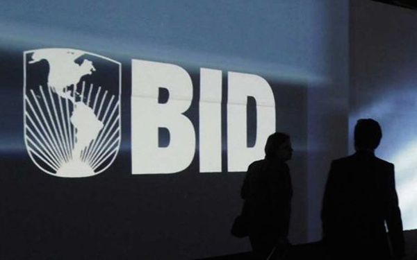 El BID apoya transformación institucional y productiva del país
