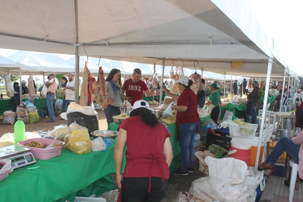 Preparan surtida Feria Agropecuaria en homenaje a los padres - ADN Paraguayo