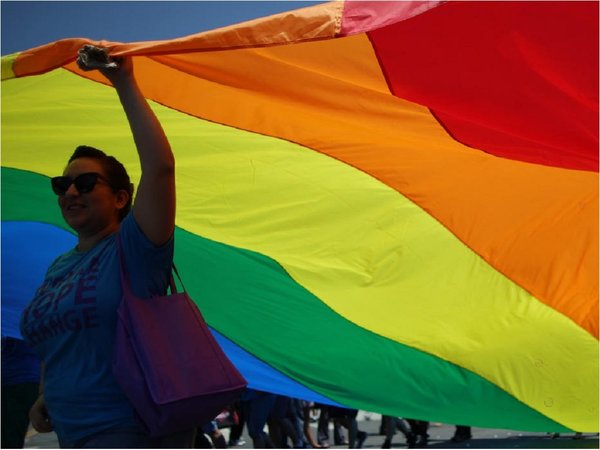 Corte de Ecuador abre la puerta a legalizar el matrimonio homosexual