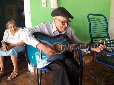 Cantando, benemérito celebra acuerdo de paz - Nacionales - ABC Color