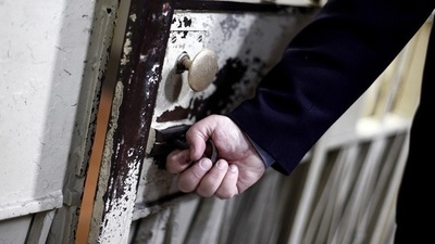Hombre fallece tras recibir brutal golpiza en su vivienda | Noticias Paraguay
