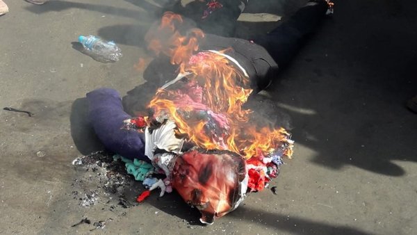 CDE: manifestantes cierran el Puente de la Amistad y exigen prisión para ZI - 730am - ABC Color