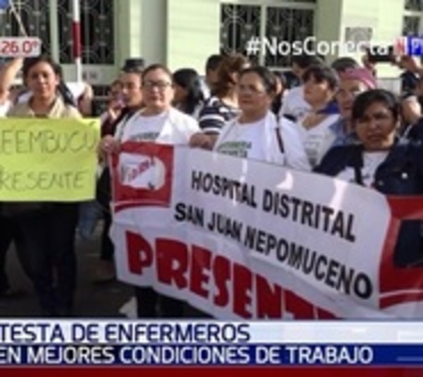 Enfermeros se manifiestan frente a Hacienda - Paraguay.com