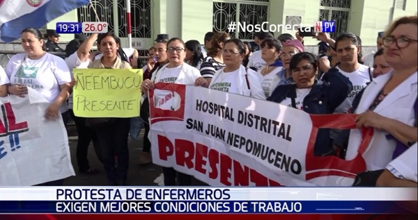 Enfermeros se manifiestan frente a Hacienda | Noticias Paraguay