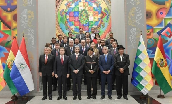 HOY / Castiglioni habla de "auspicioso inicio" de relaciones con Bolivia
