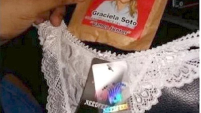 Una bombachita a cambio de que se le dé un votito
