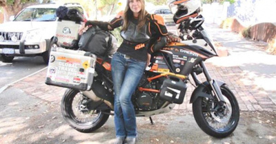 Llegó en moto a recorrer nuestras “bellas” calles