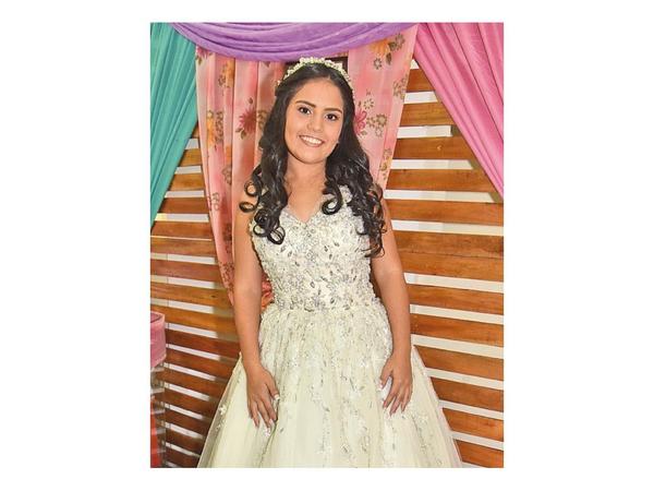 Los 15 años de Aracely Ortellado