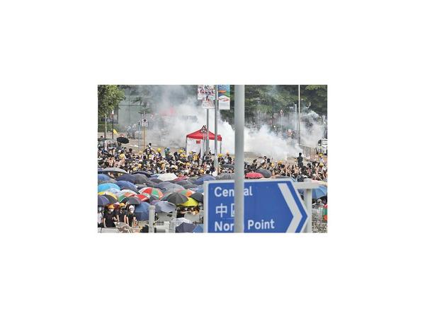 Violenta protesta en Hong Kong por ley de extradición a China