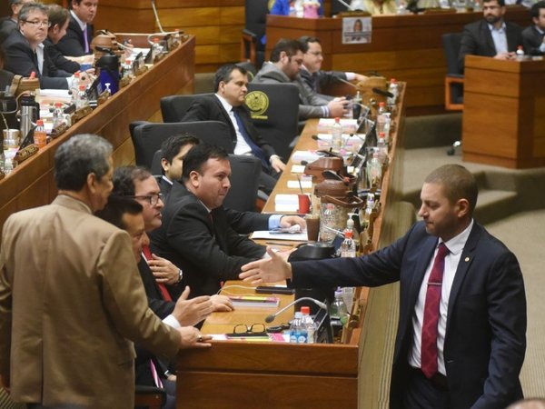 El cartismo preside Diputados con la promesa de dar gobernabilidad