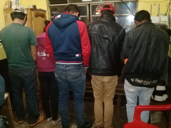 Cinco detenidos con carga de marihuana - Nacionales - ABC Color
