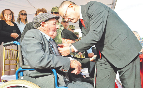 Emotivos homenajes a los héroes vivientes de la Guerra del Chaco | Diario Vanguardia 07